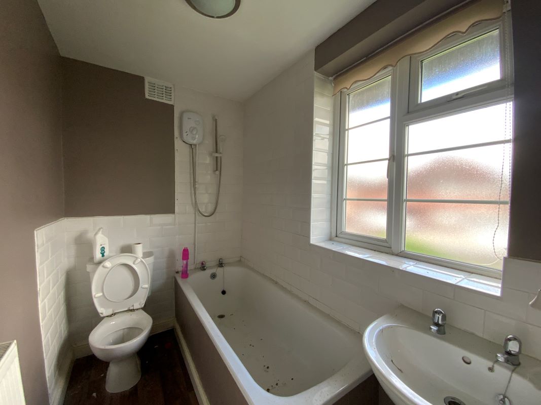 3 bedroom detached house in Wolverhampton