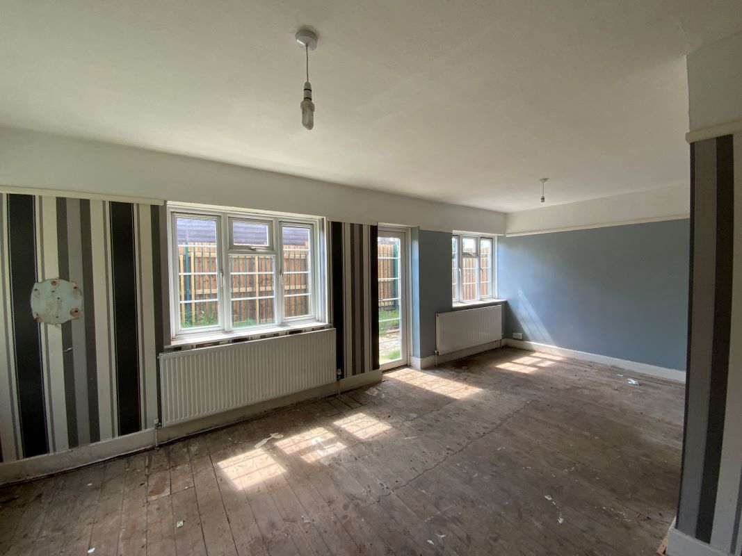 3 bedroom detached house in Wolverhampton