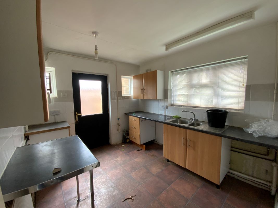 3 bedroom detached house in Wolverhampton
