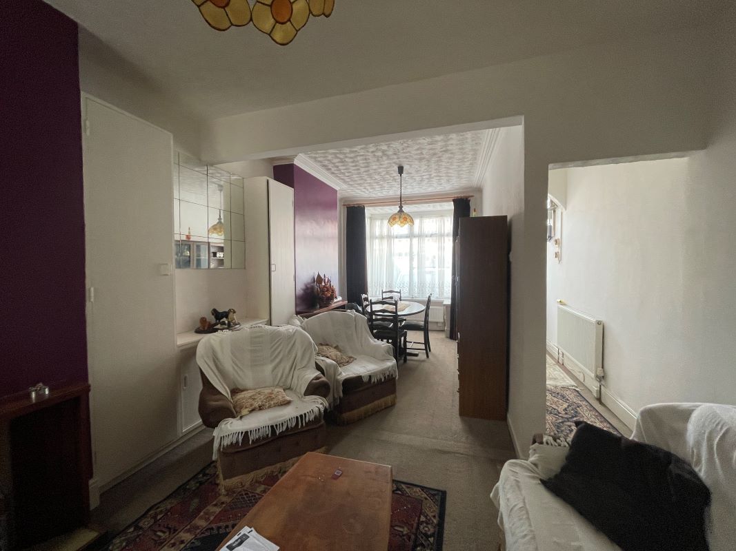 3 bedroom mid terraced house in Bearwood 