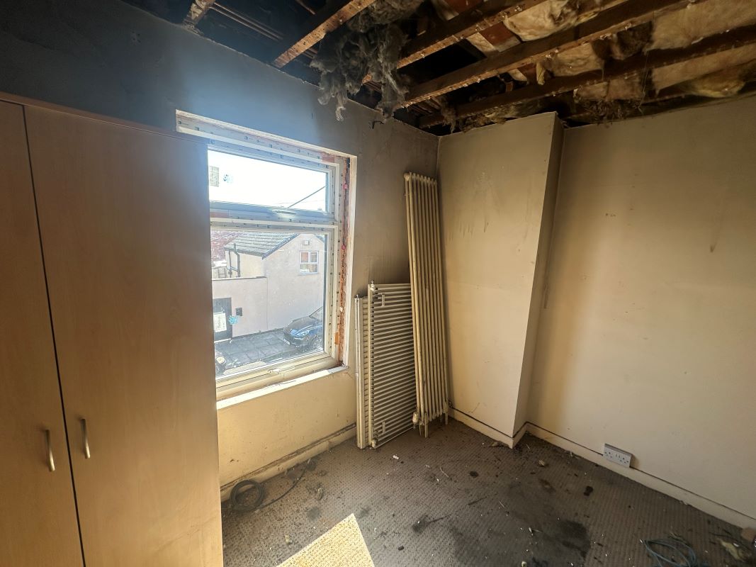 5 bedroom end terraced house in Leicester 