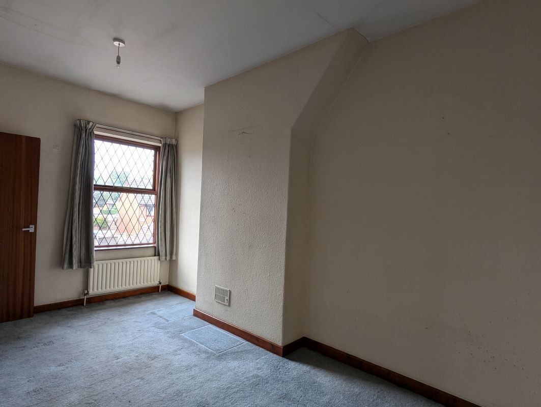 2 bedroom mid terraced house in Stoke on Trent
