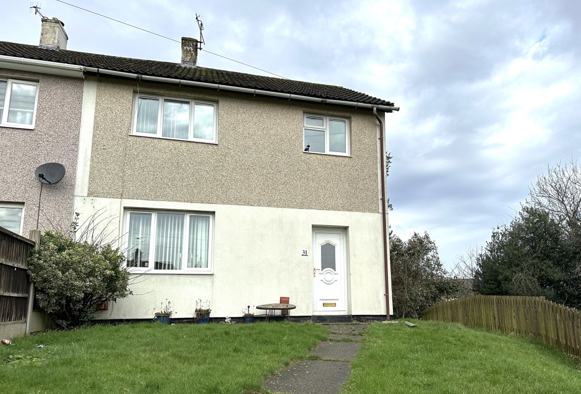 3 bedroom semi detached house in Chesterfield