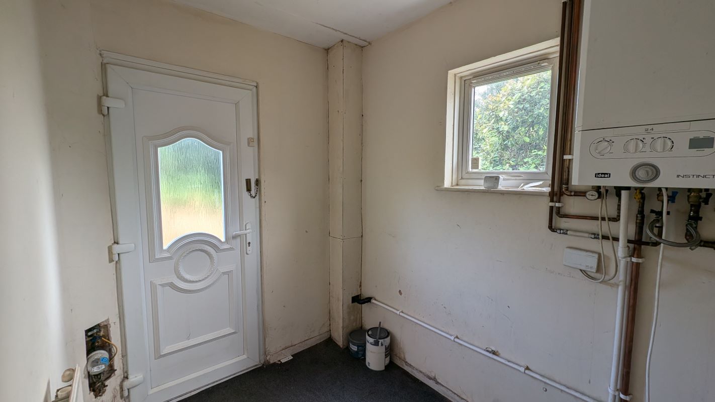 3 bedroom semi detached house in Chesterfield