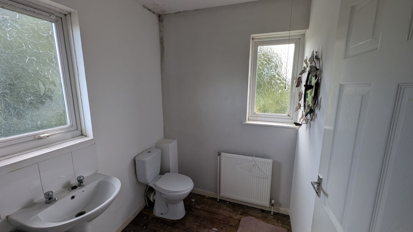 3 bedroom semi detached house in Chesterfield