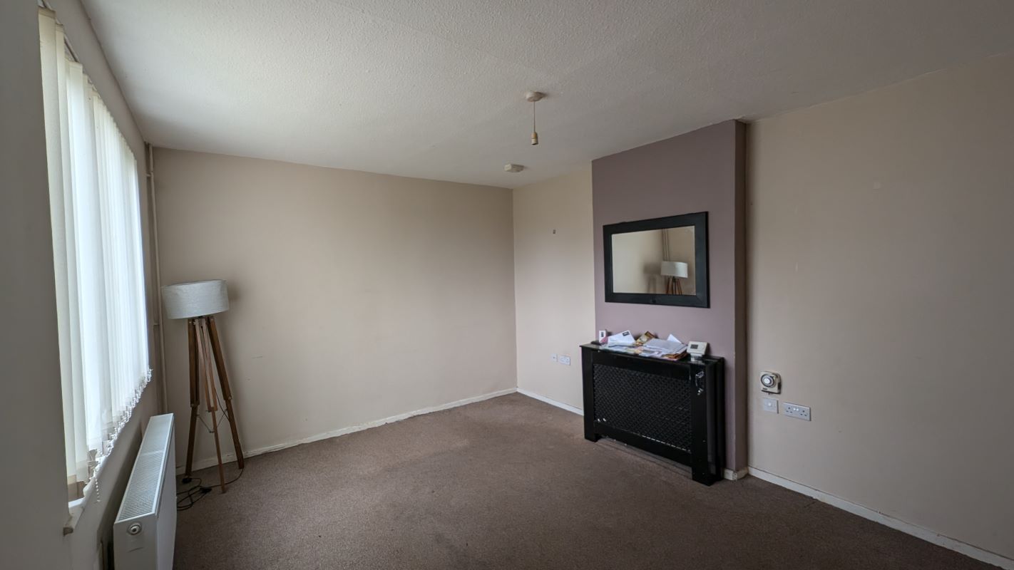 3 bedroom semi detached house in Chesterfield
