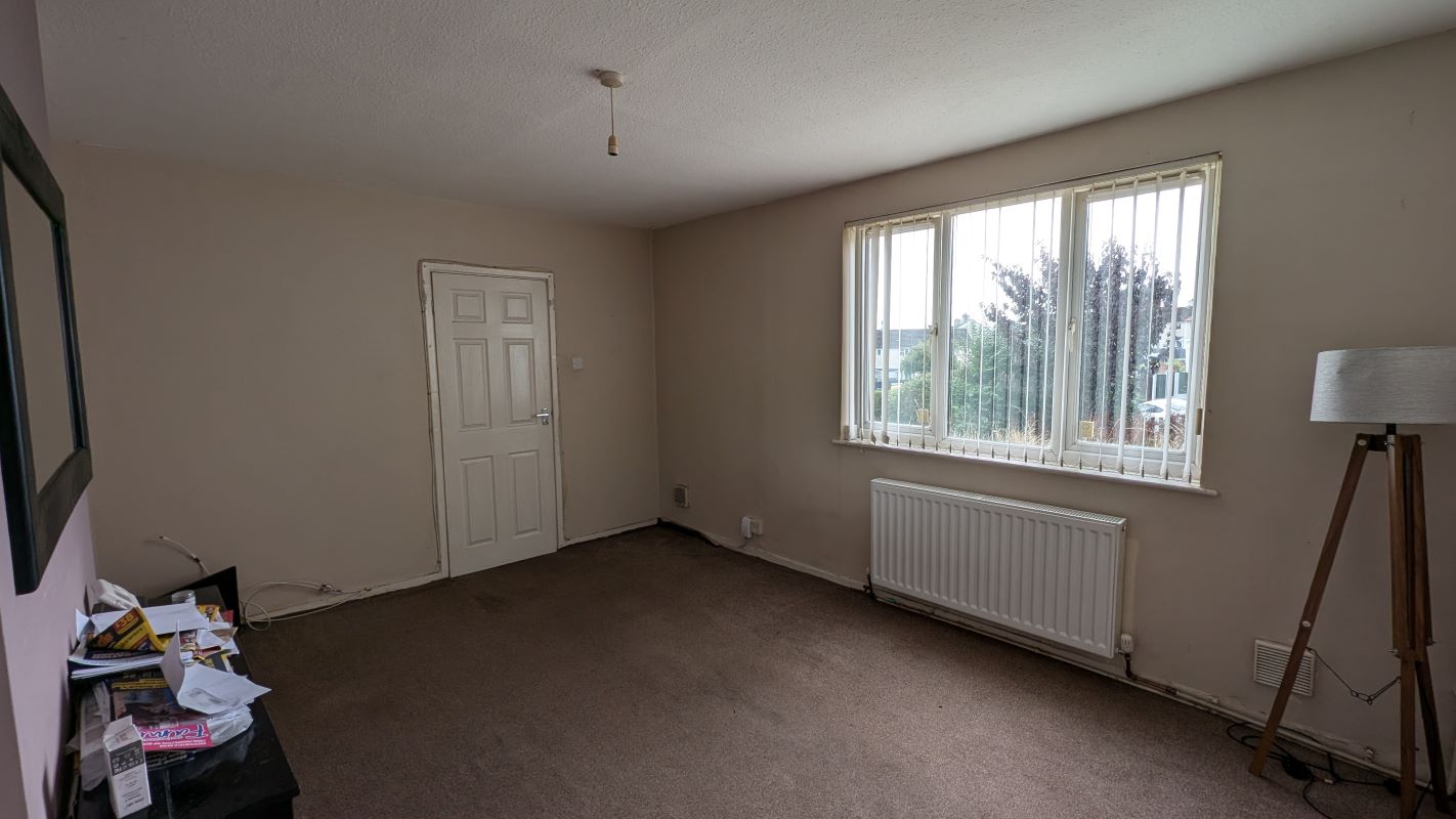 3 bedroom semi detached house in Chesterfield