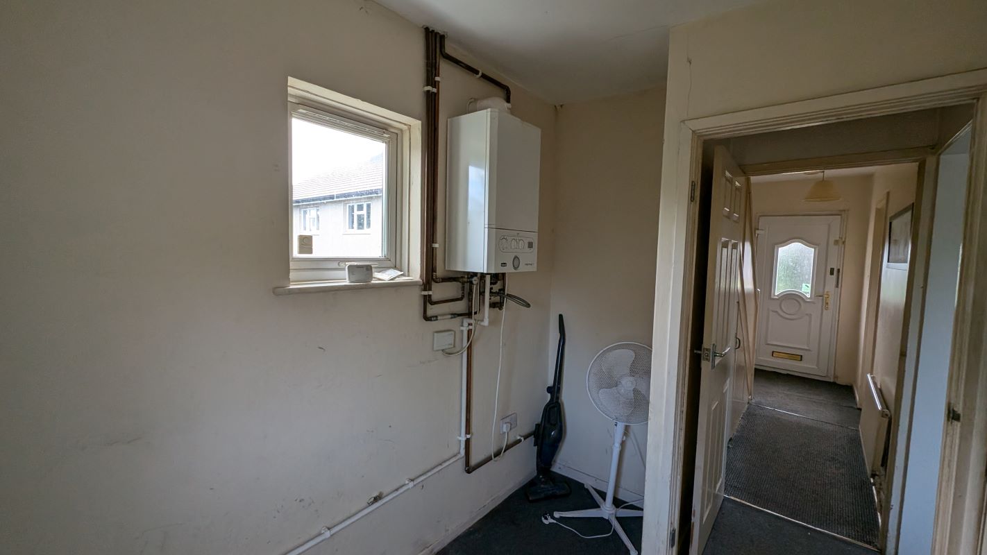 3 bedroom semi detached house in Chesterfield
