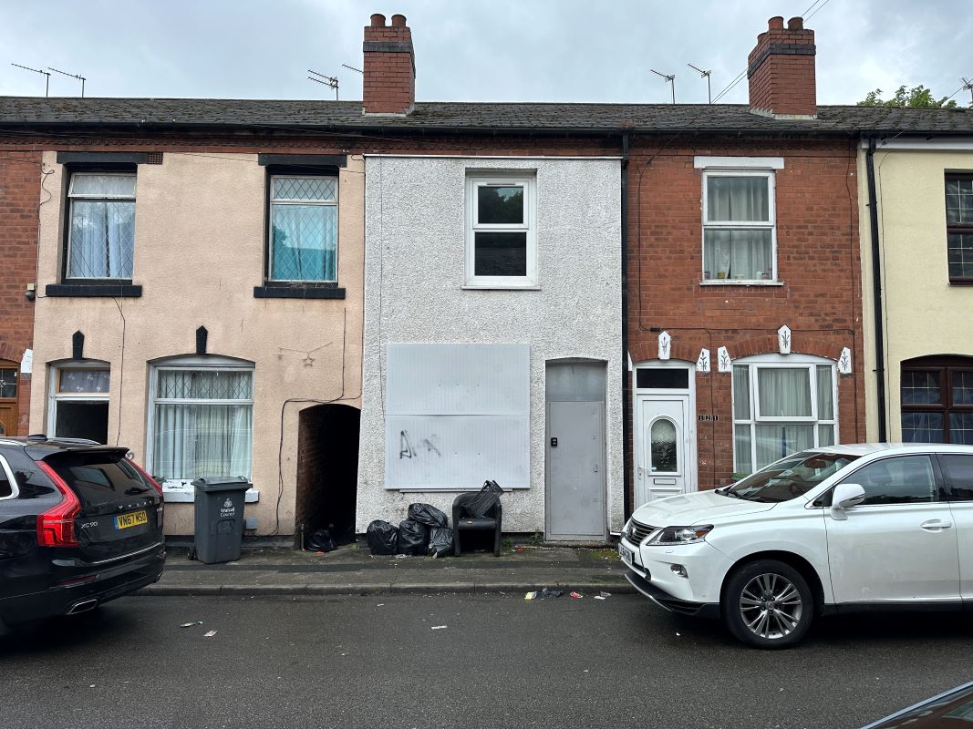 2 bedroom mid terraced in Walsall