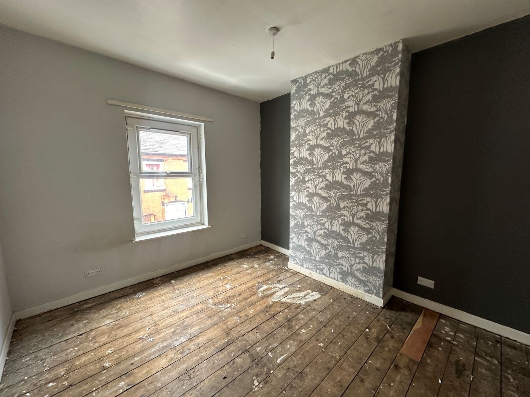 2 bedroom mid terraced in Walsall