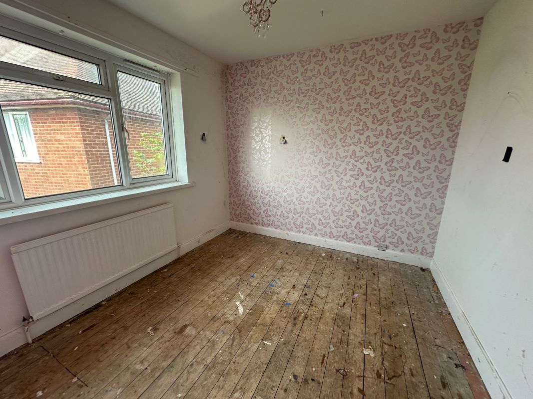 3 bedroom semi detached house in Ilkeston, Derbys.