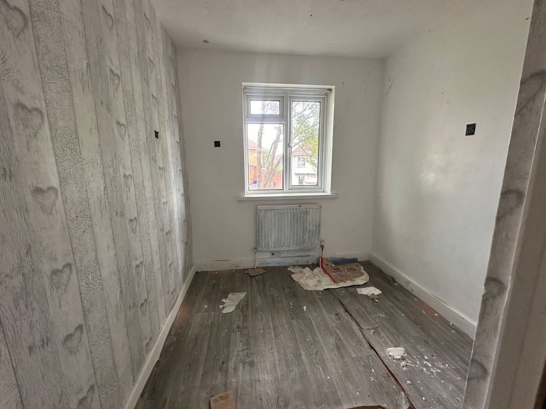 3 bedroom semi detached house in Ilkeston, Derbys.
