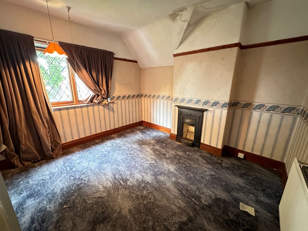 3 bedroom semi detached house in Hall Green
