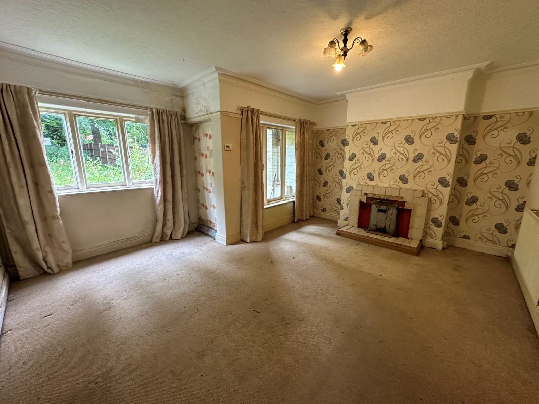 3 bedroom semi detached house in Hall Green