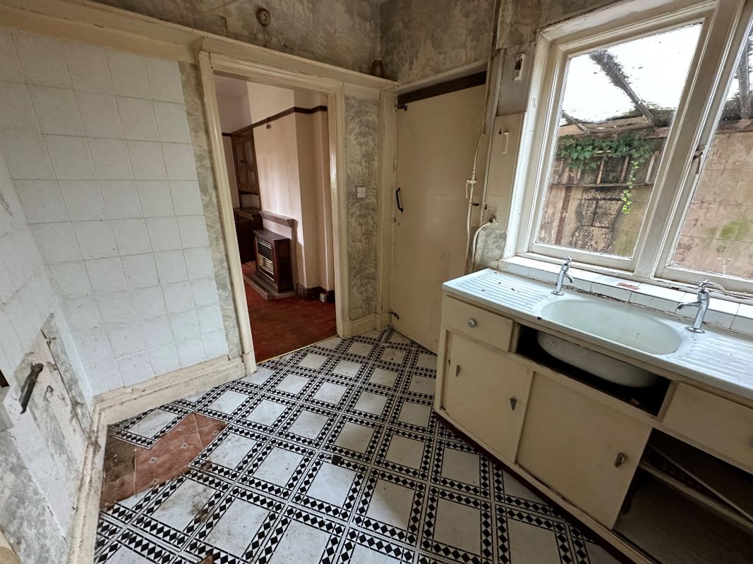 3 bedroom semi detached house in Hall Green