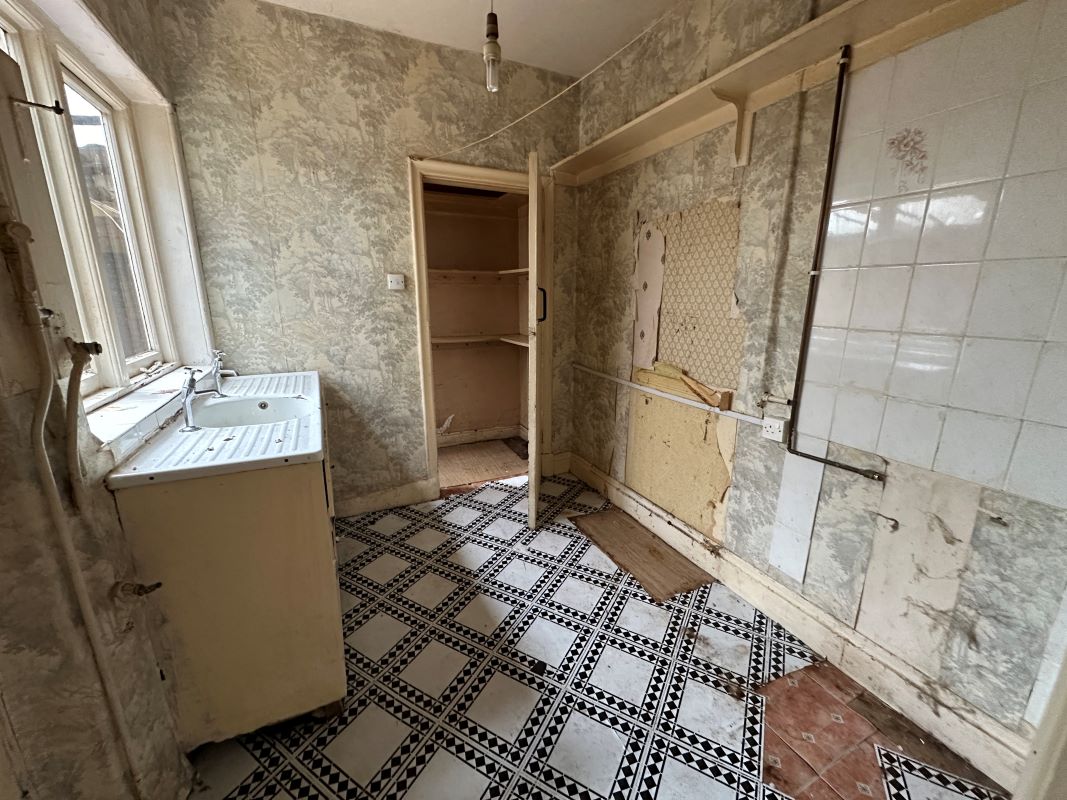 3 bedroom semi detached house in Hall Green