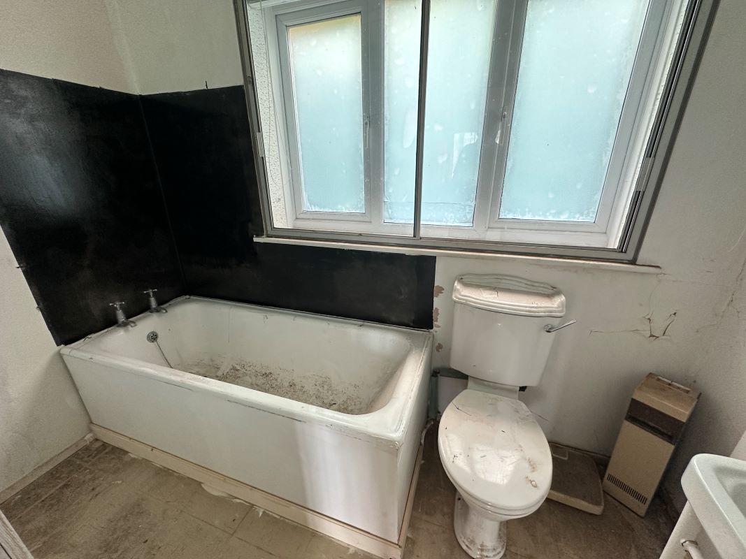 3 bedroom end terraced house in Sheldon
