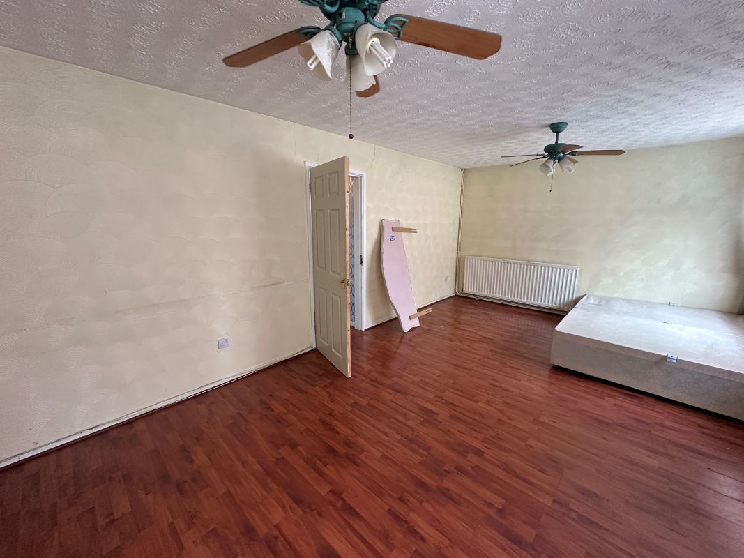 4 bedroom detached house in Wolverhampton 