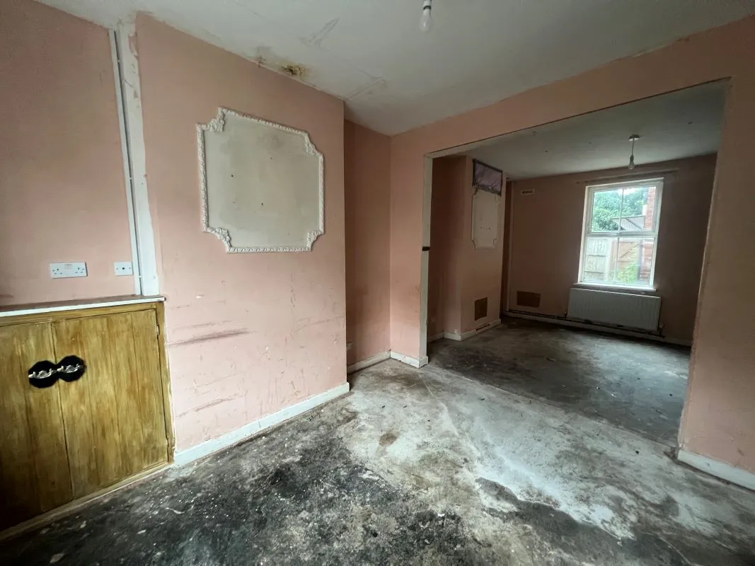 2 bedroom end terraced property in Walsall