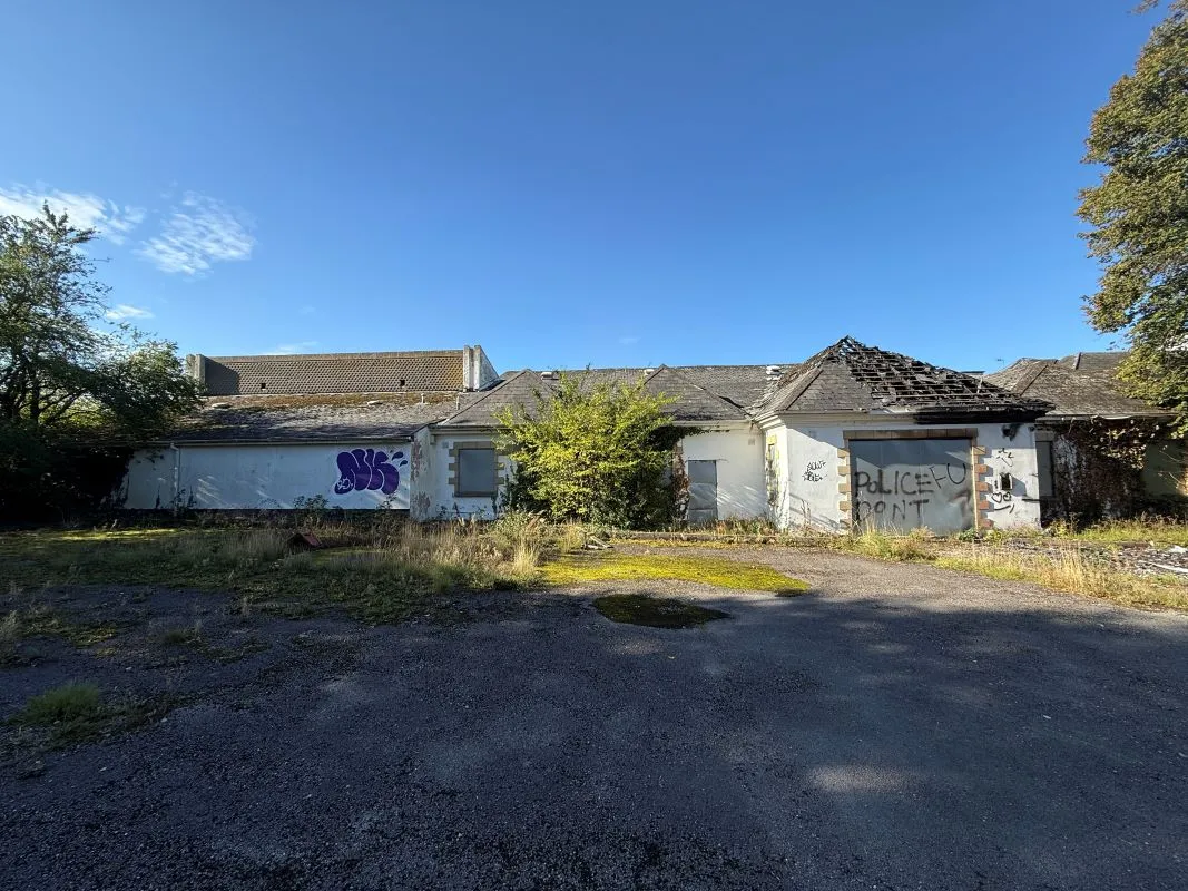 Freehold former Grade II Listed country hotel, occupying approximately 2 acres in Penkridge, Staffs.