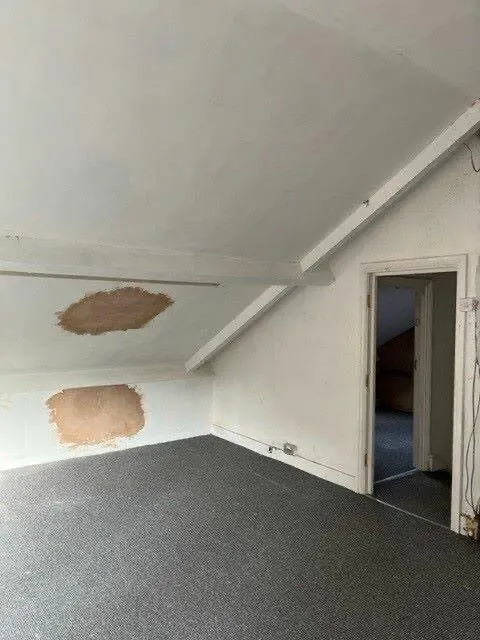 Freehold town centre office building in Walsall with prior planning approval for five studio flats