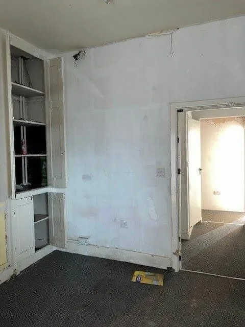 Freehold town centre office building in Walsall with prior planning approval for five studio flats