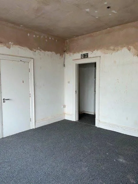 Freehold town centre office building in Walsall with prior planning approval for five studio flats