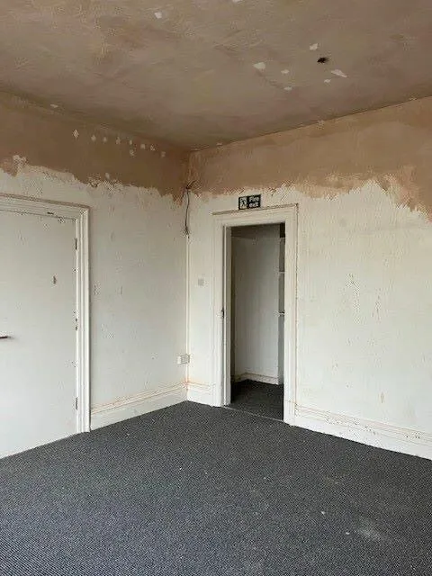 Freehold town centre office building in Walsall with prior planning approval for five studio flats