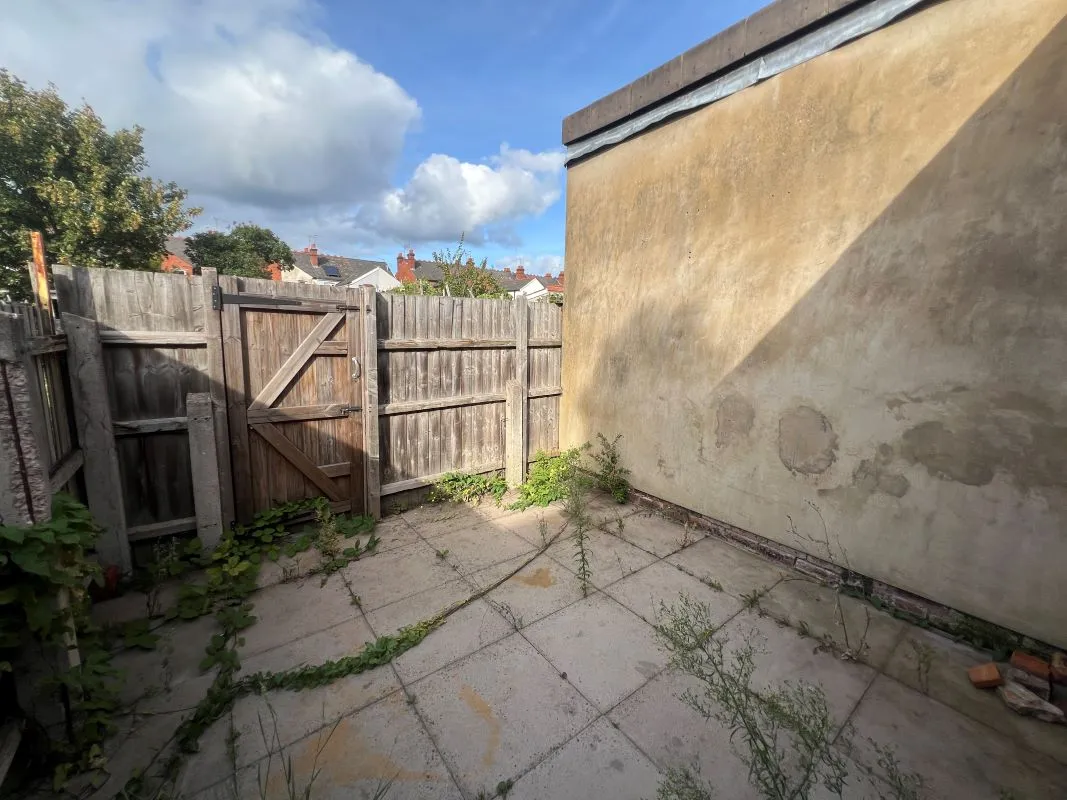 A 2 bedroom end terraced property in Walsall