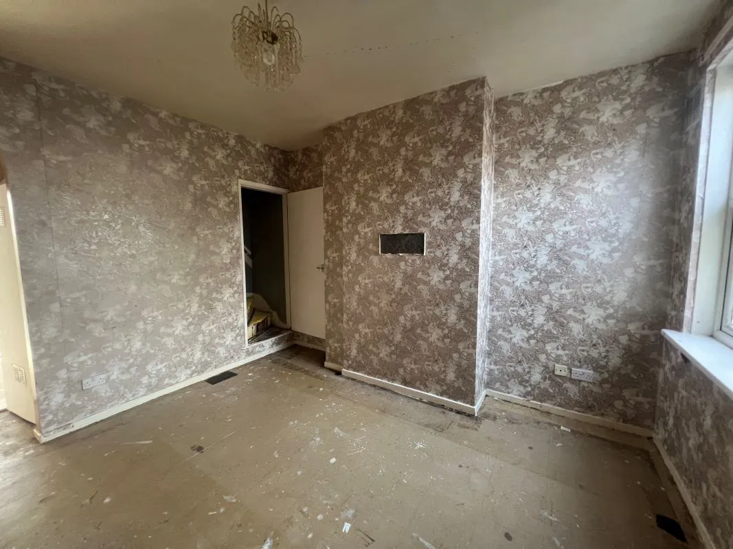 A 2 bedroom end terraced property in Walsall