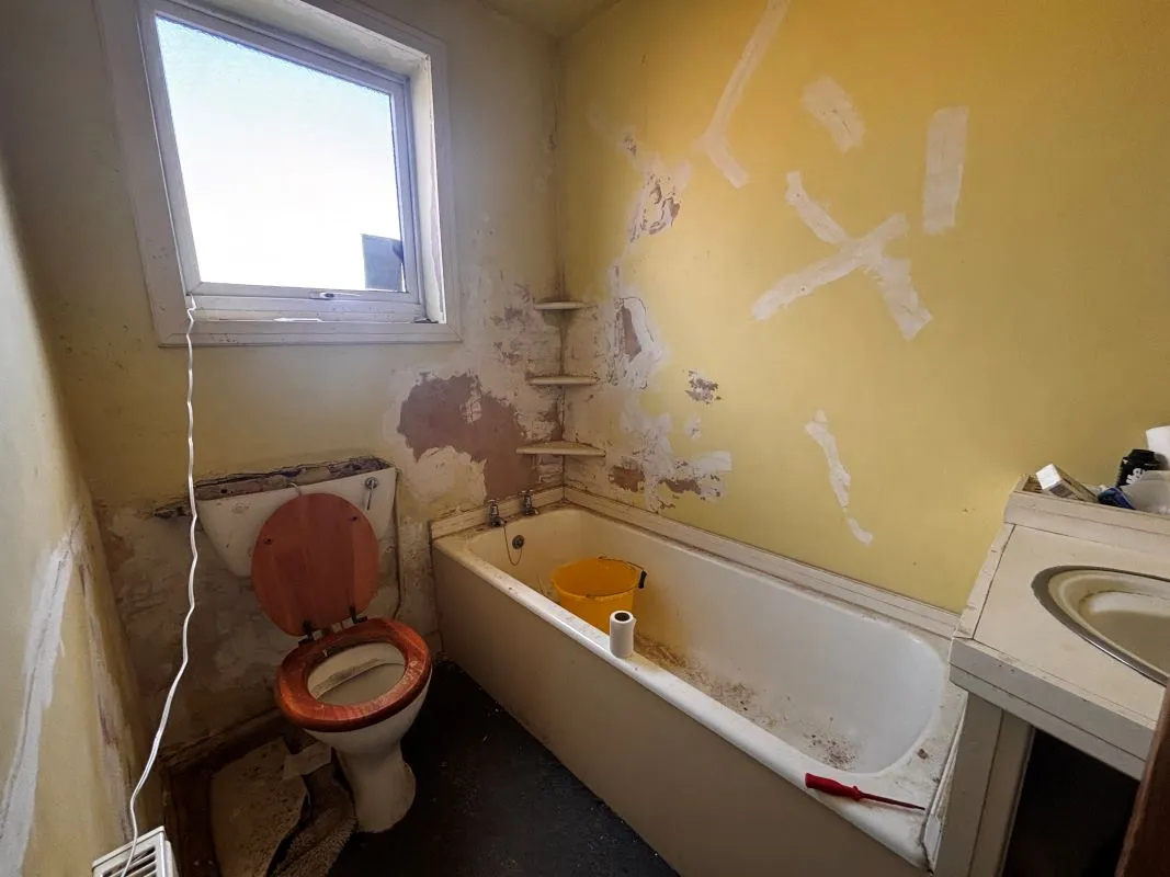 2 bedroom mid terraced property in Mansfield