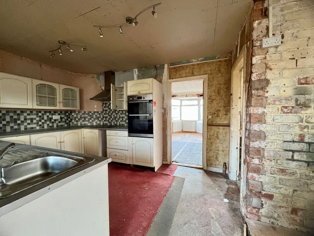 A 3 bedroom end terraced property in Birmingham.