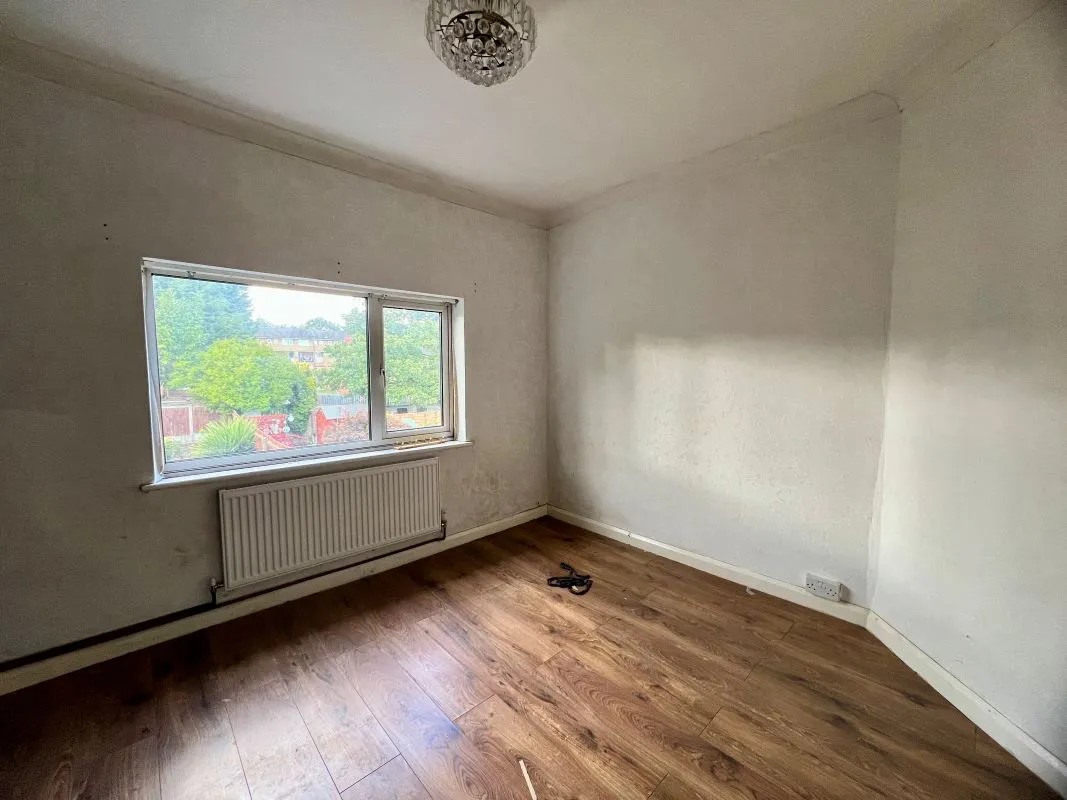 A 3 bedroom end terraced property in Birmingham.