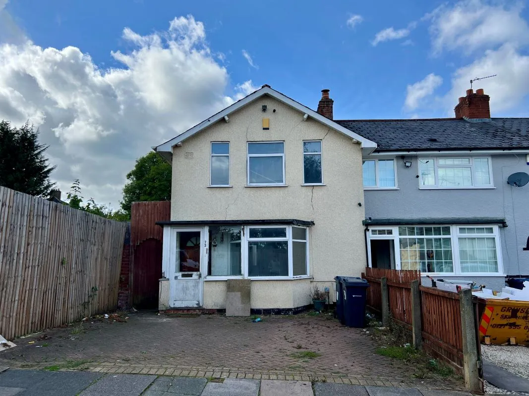 A 3 bedroom end terraced property in Birmingham.