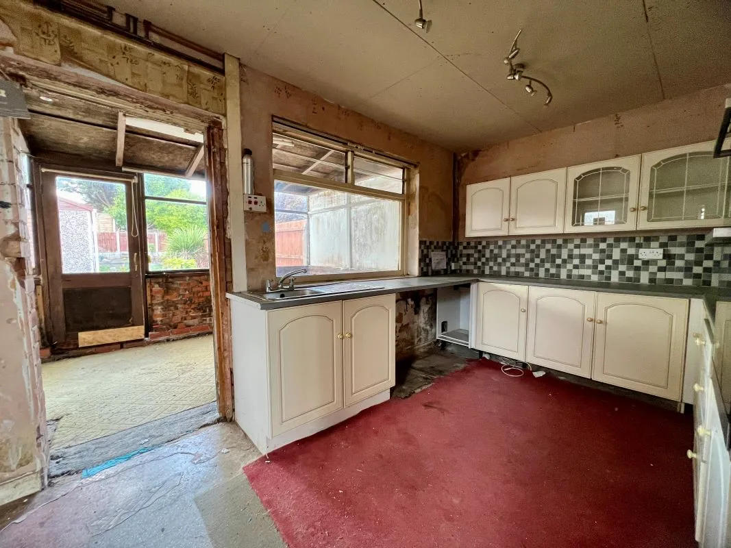 A 3 bedroom end terraced property in Birmingham.