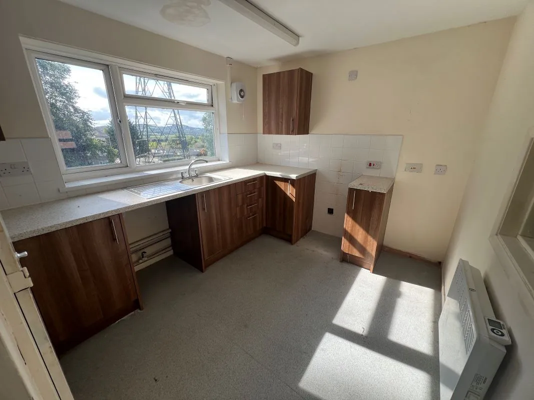 A long leasehold 1 bedroom second floor flat in Bartley Green