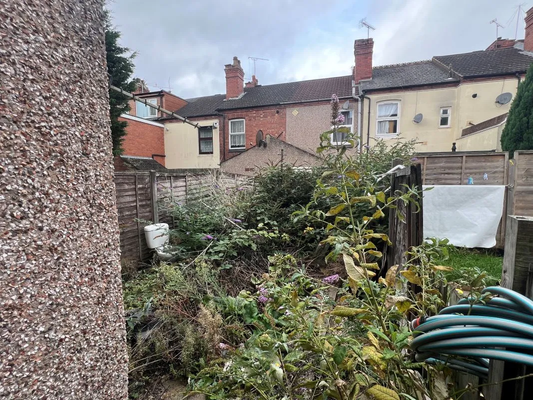 2 bedroom mid terraced property in Coventry