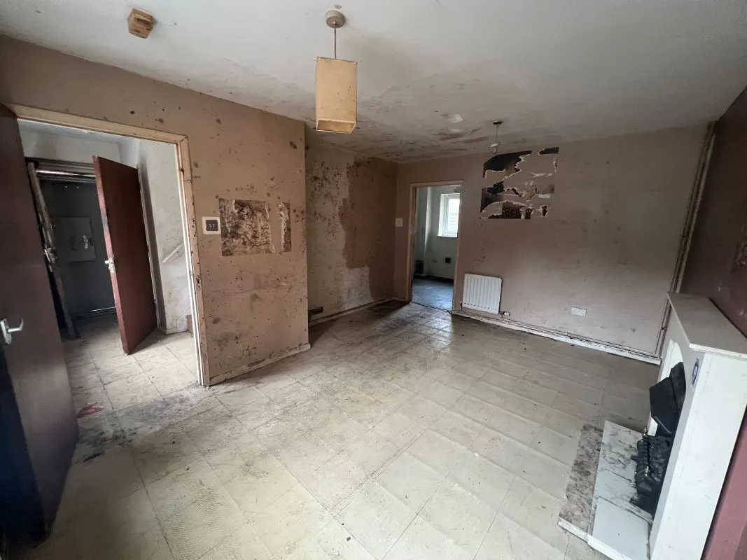 2 bedroom end terraced property in Warwick