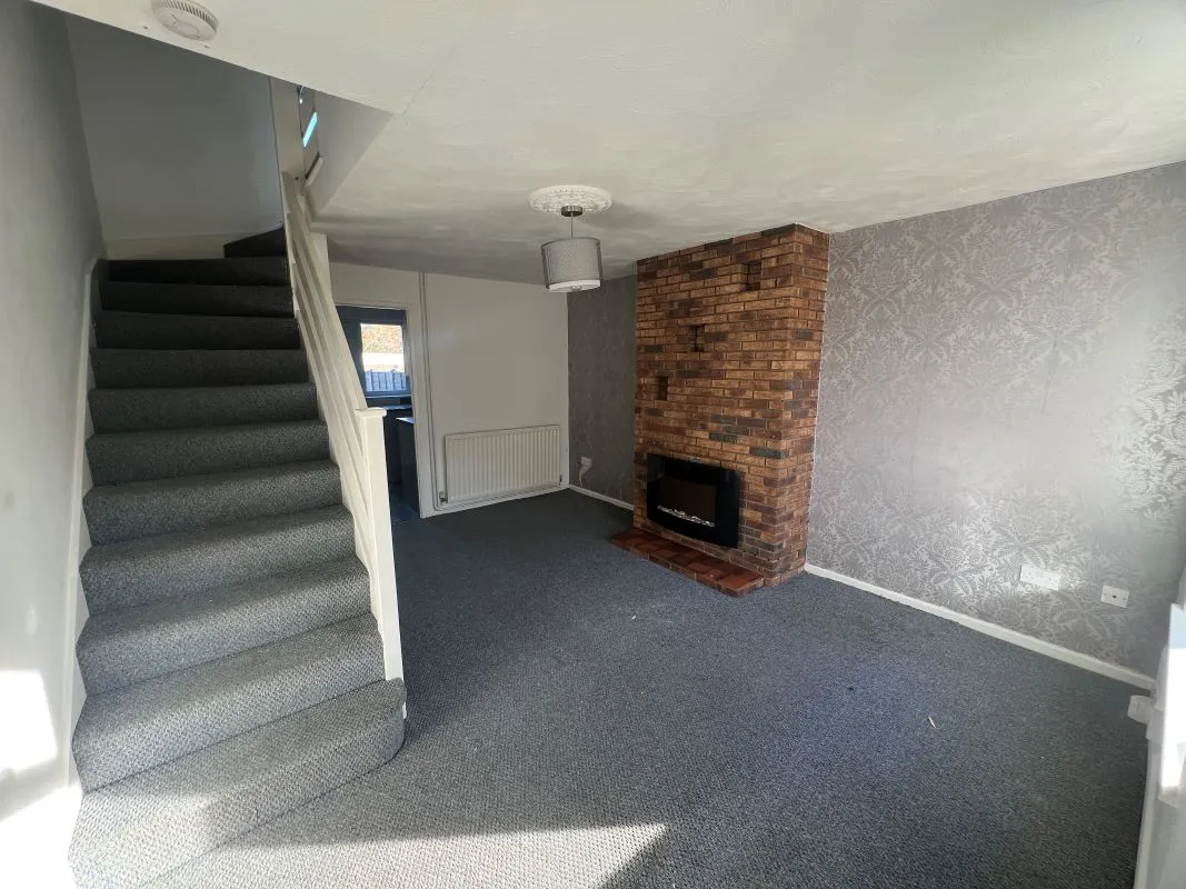 3 bedroom mid terraced house in Nuneaton