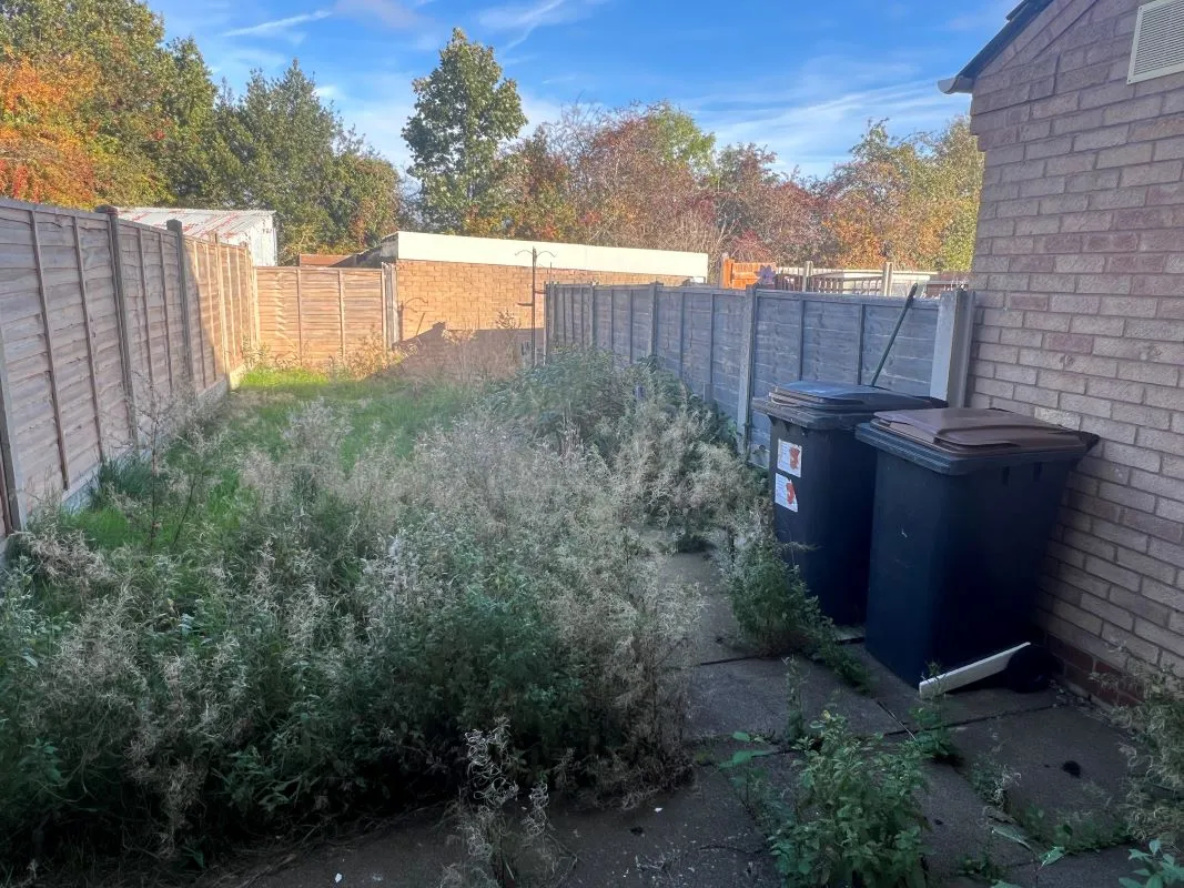3 bedroom mid terraced house in Nuneaton
