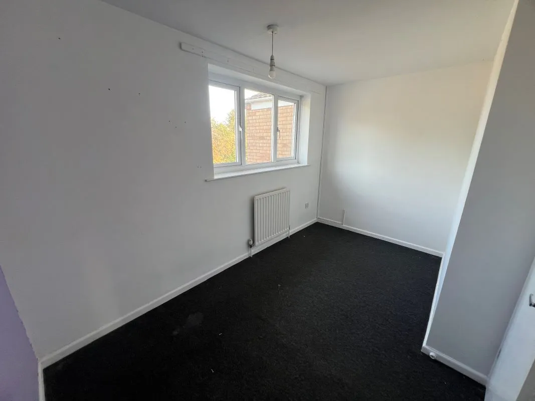 3 bedroom mid terraced house in Nuneaton