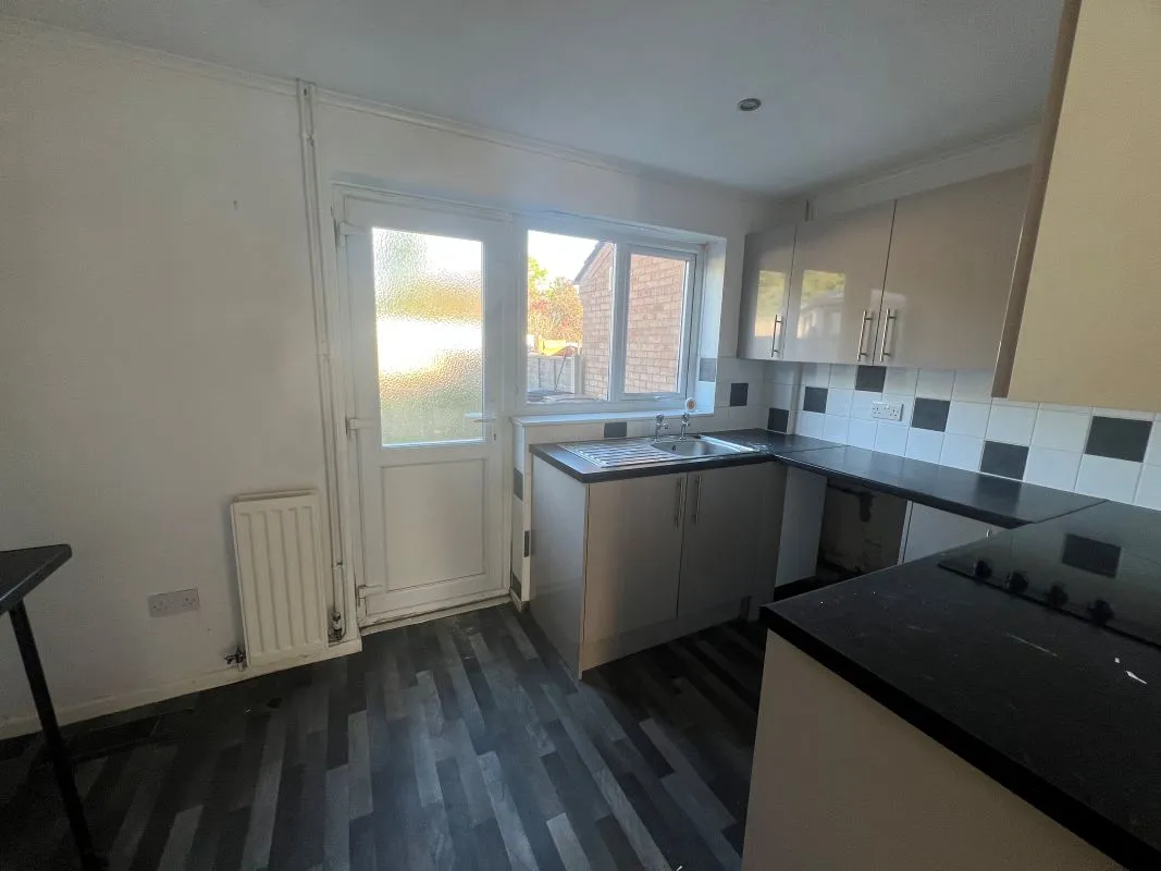 3 bedroom mid terraced house in Nuneaton