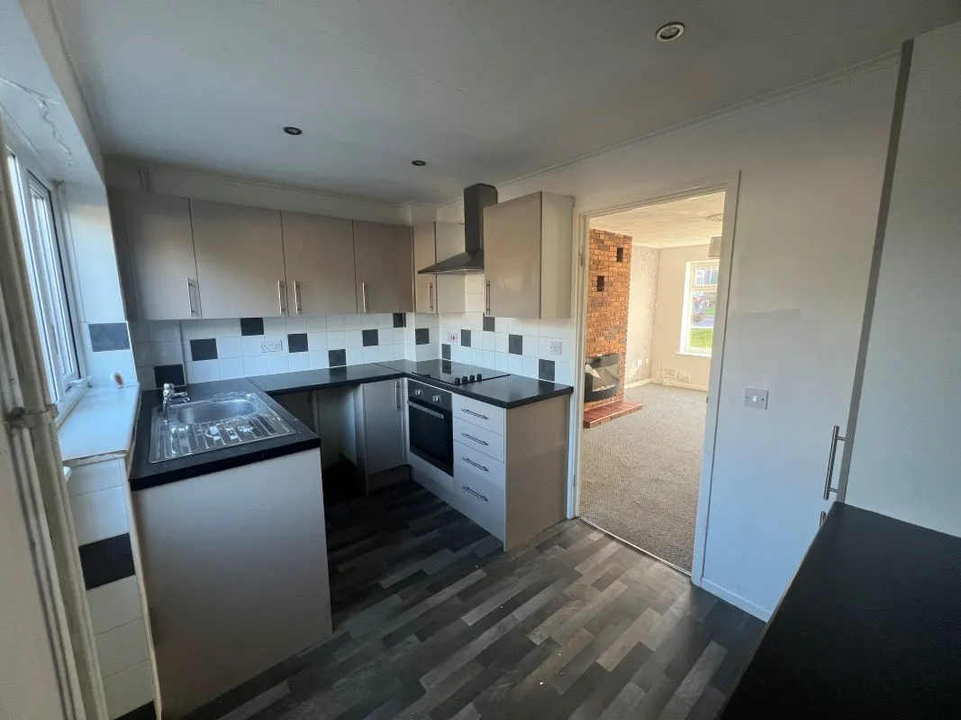 3 bedroom mid terraced house in Nuneaton