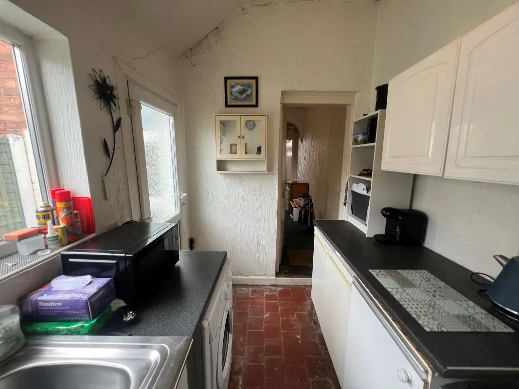 2 bedroom mid terraced property in Bilston