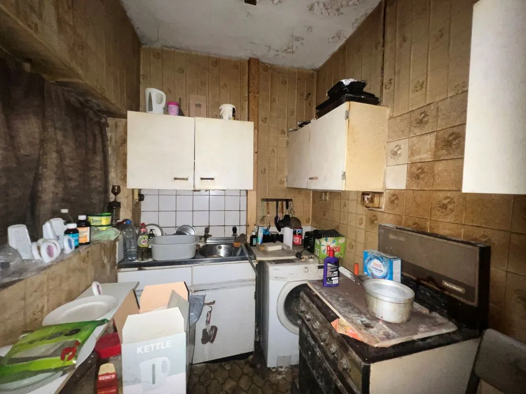 2 bedroom mid terraced property in Aston