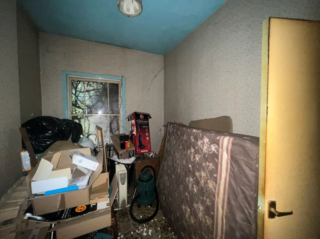 2 bedroom mid terraced property in Aston