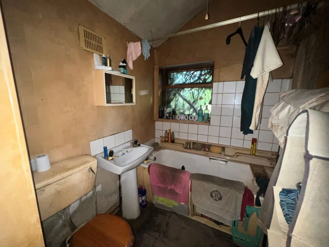 2 bedroom mid terraced property in Aston