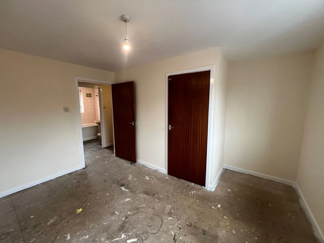 A 2 bedroom mid terraced property in Walsall.