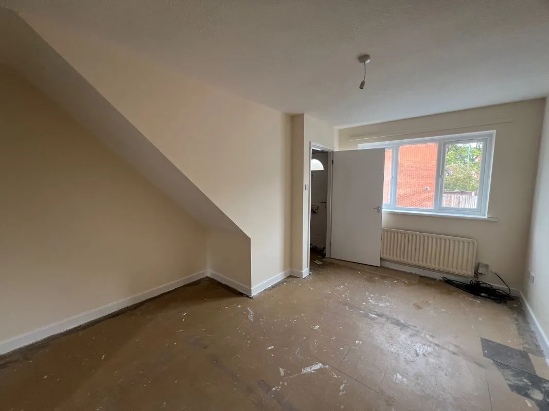 A 2 bedroom mid terraced property in Walsall.