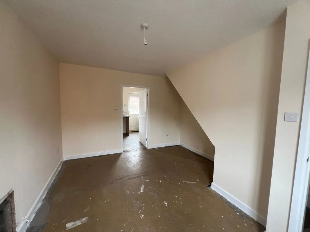 A 2 bedroom mid terraced property in Walsall.
